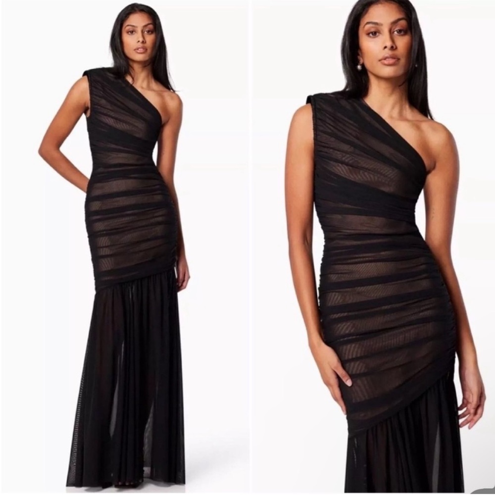 Elliatt Vienna Black One Shoulder Ruched Gown Dress Size LARGE